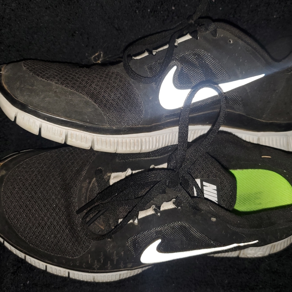 Nike tennis shoes